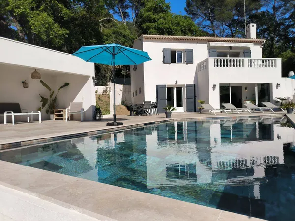 Maison 7 pièces 218 m²
