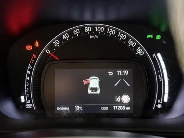 Toyota Aygo X 1.0 vvt-i 72ch design my24 — photo 8