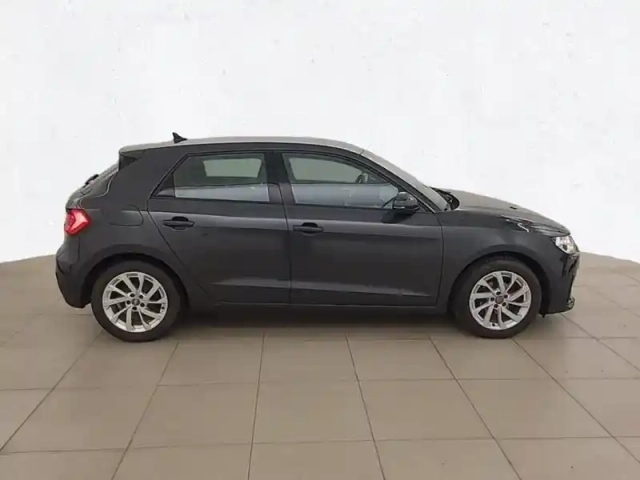 Audi A1 sportback 25 tfsi 95 ch s tronic 7 — photo 4
