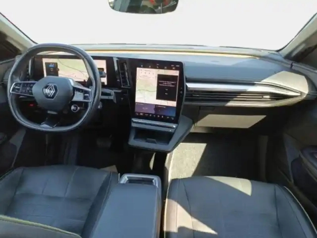 Renault Megane e-tech electric ev60 220ch iconic super charge — photo 13