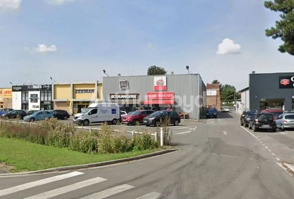 Local commercial 750 m²