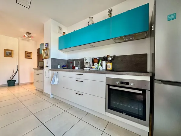 Appartement T3 récent avec balcon et garage Secteur recherché de Décines-Charpieu
