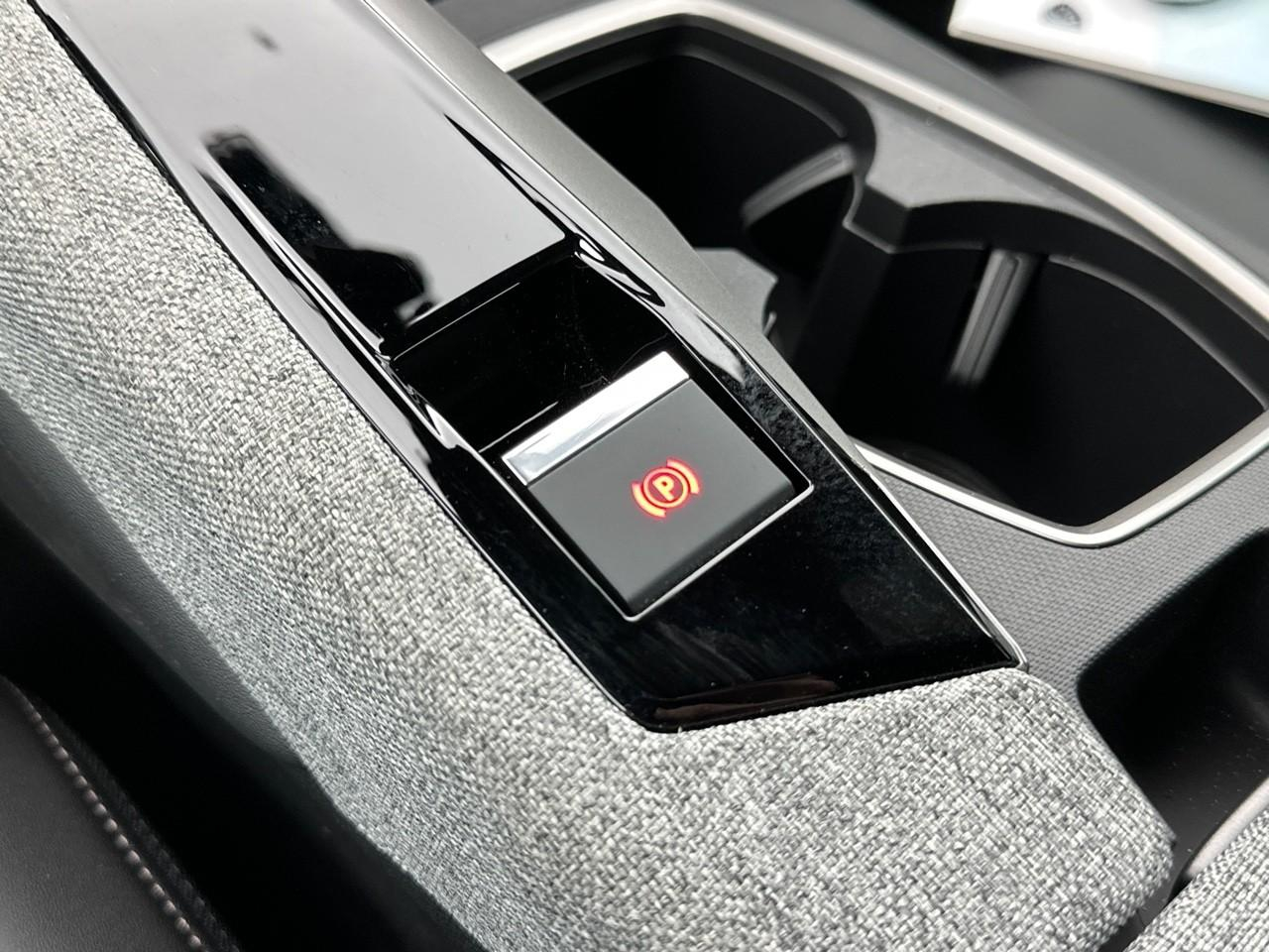 Peugeot 3008 hybrid 145 e-dcs6 allure — photo 31