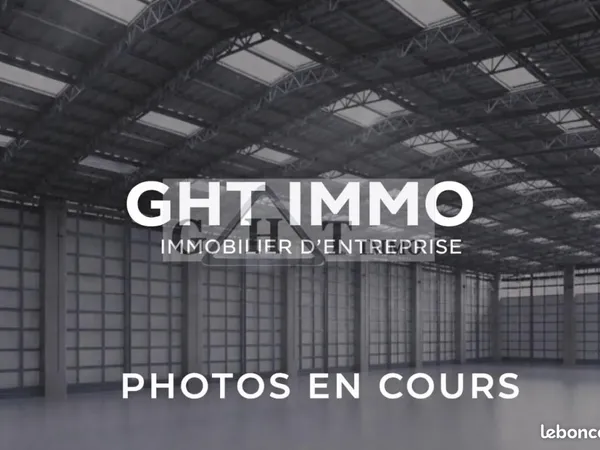 Local industriel 2 960 m²