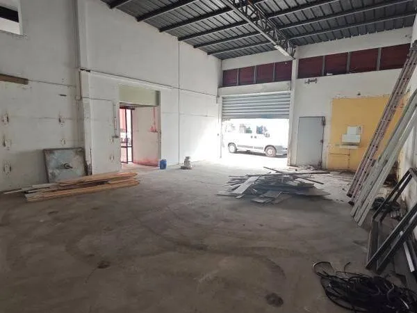 Local commercial 190 m²