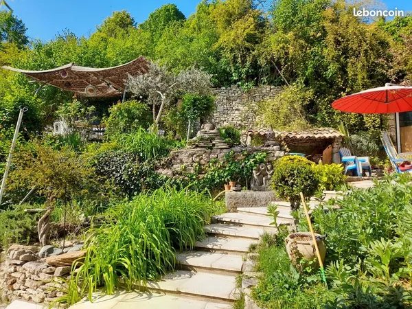 Forcalquier, chambre dans colocation avec jardin
