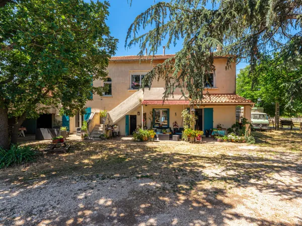 Maison 6 pièces 201 m²