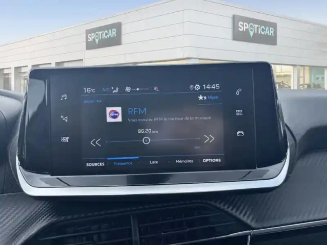 Peugeot 208 puretech 75 s&amp;s bvm5 style — photo 11