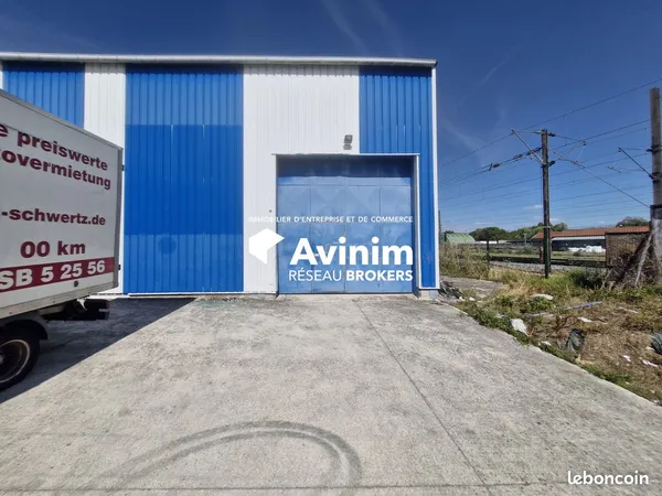 Local 600 m² Villenoy