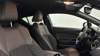 Toyota C-Hr 184h Distinctive 2WD E-CVT MC19 — photo 15