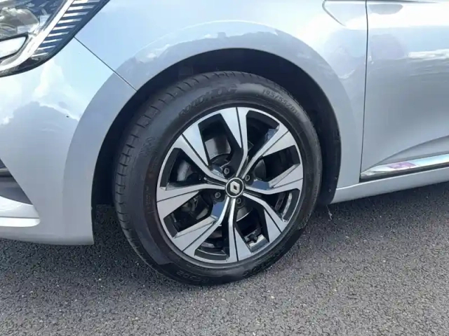 Renault Clio blue dci 100 — photo 1