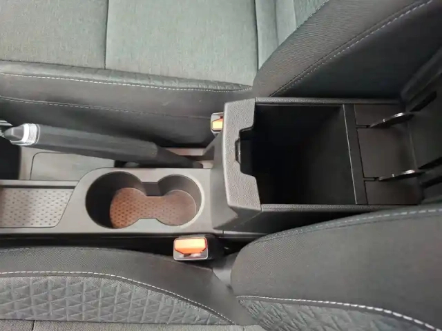 Renault Captur tce 140 - 21 — photo 24