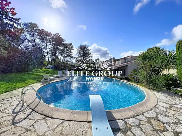 Vends villa - 187.22 m² - 6 pièces, 5 chambres - Mougins 06250