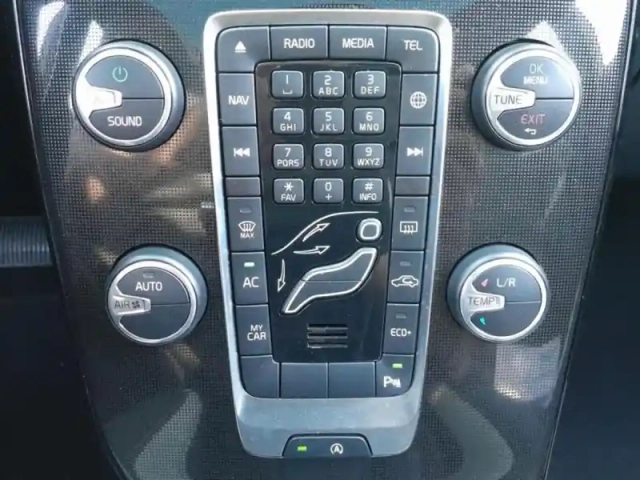Volvo V40 t2 122ch signature edition geartronic — photo 24