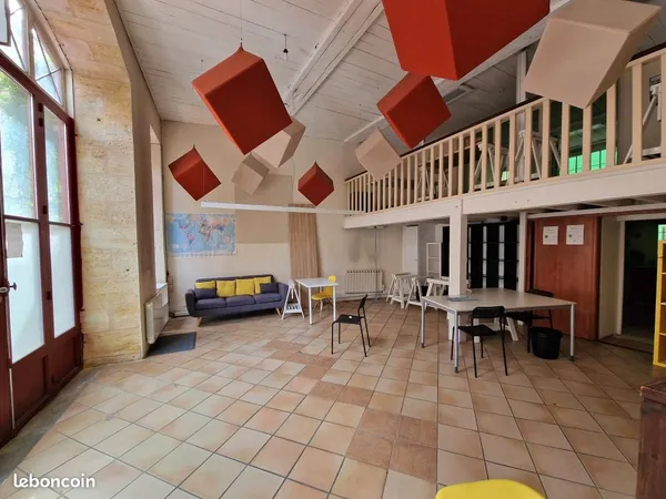 Bureau 104 m²