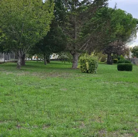 Terrain 1400 m²