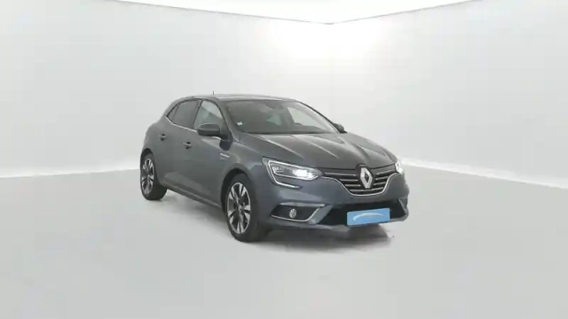 Renault Megane mégane iv berline tce 140 energy — photo 17