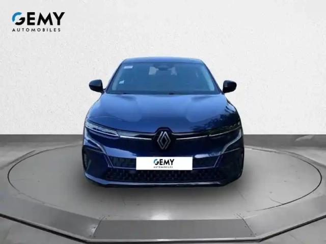 Renault Megane e-tech ev60 220 ch optimum charge — photo 2