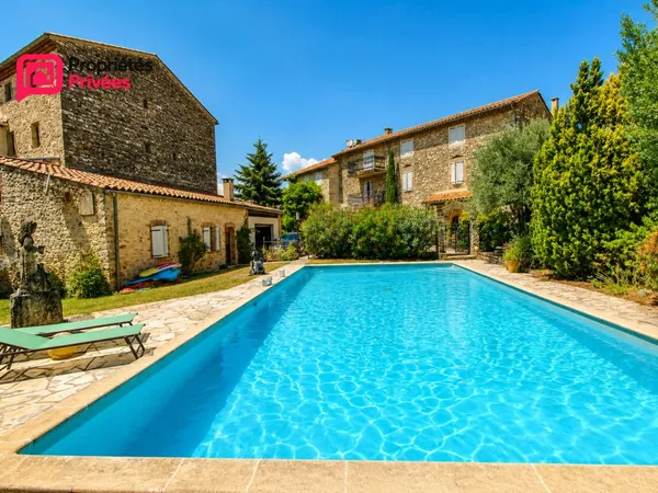 Saint-Hilaire-de-Brethmas Superbe P4 de caractère dans un mas du XVIII siècle, patio privatif , pisc