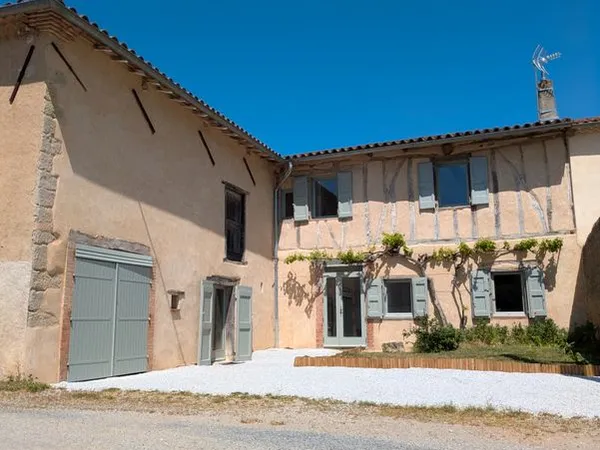 Très belle maison, habitable immédiatement, 178 m2, 4 à 5 chbres, 3 Sdb, pouvant accueillir une gran