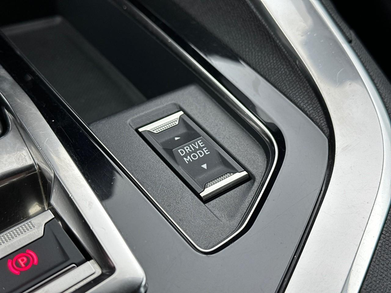 Peugeot 3008 hybrid 225 e-eat8 gt pack — photo 33