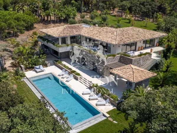Villa 9 pièces 354 m²