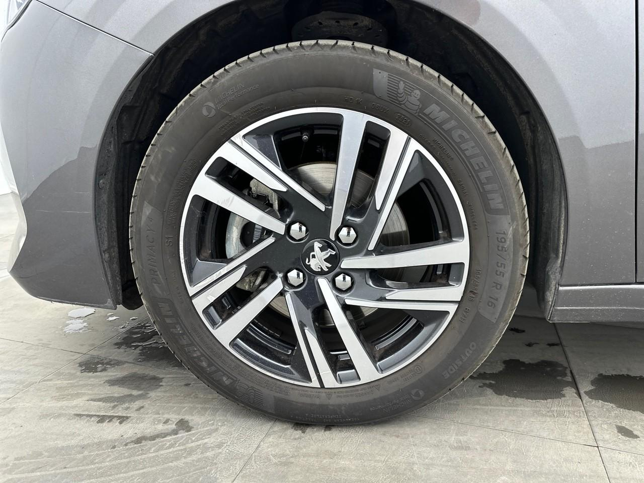 Peugeot 208 puretech 100 s&s bvm6 allure — photo 14
