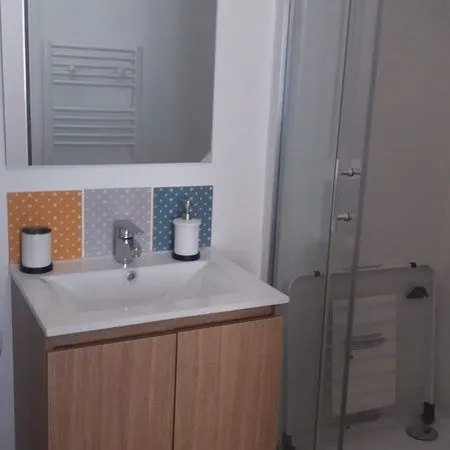Studio 19m2 rénové quartier Danton - TOUS INCLUS