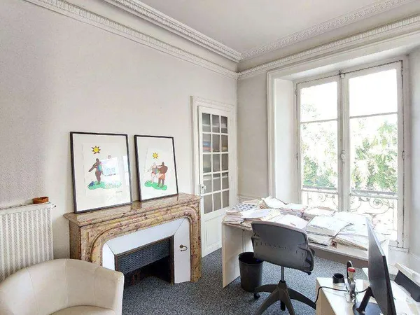 Bureaux 10 pièces 189 m²