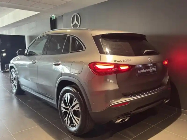 Mercedes Gla 200 d progressive line — photo 38