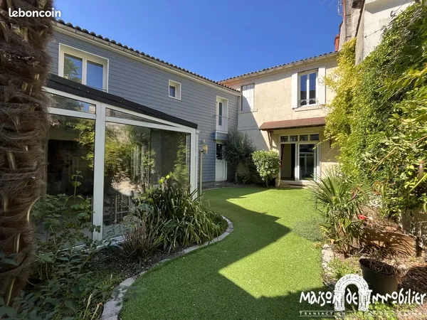 Maison de ville 12 pièces 256 m²