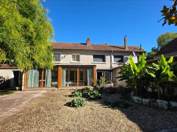 Maison 7 pièces 210 m²