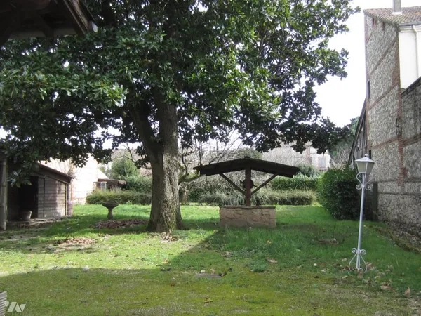 Maison 6 pièces 220 m²