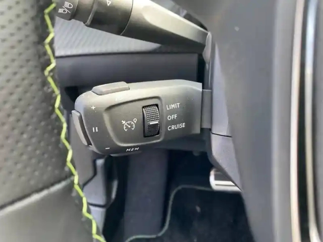 Peugeot 2008 electrique 54 kwh 156 ch — photo 81
