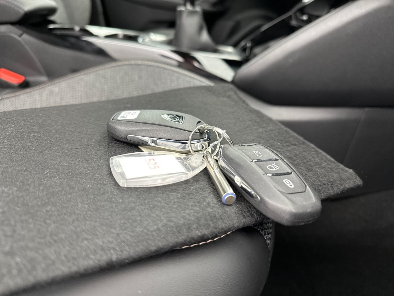Peugeot 2008 100 s&s bvm6 allure — photo 33
