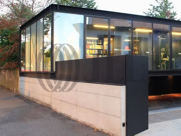 Bureau 2 pièces 365 m²