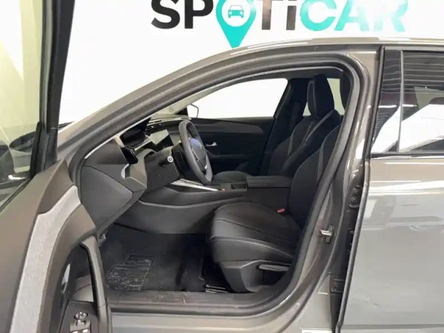 Peugeot 308 sw hybrid 145 e-dcs6 — photo 21