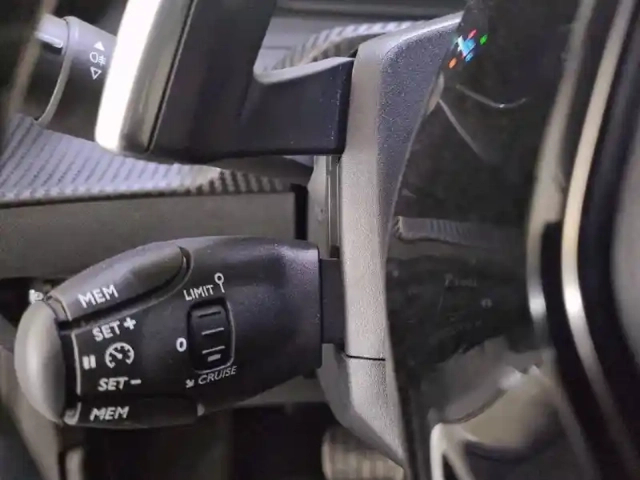 Peugeot 208 hybrid 100 e-dcs6 — photo 29