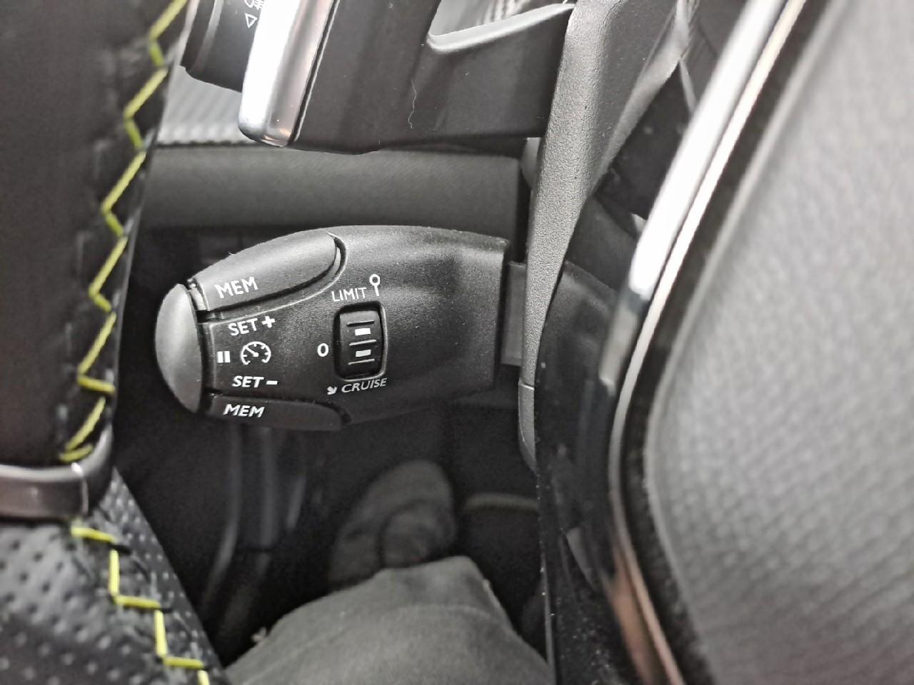 Peugeot 2008 puretech 130 s&s eat8 gt — photo 30