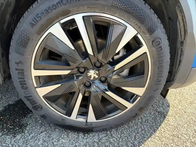 Peugeot 2008 electrique 136 ch — photo 36