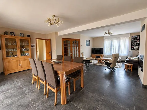 Maison 5 pièces 166 m²