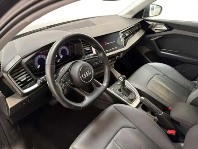 Audi A1 30 tfsi 110 ch s tronic 7 design luxe — photo 9
