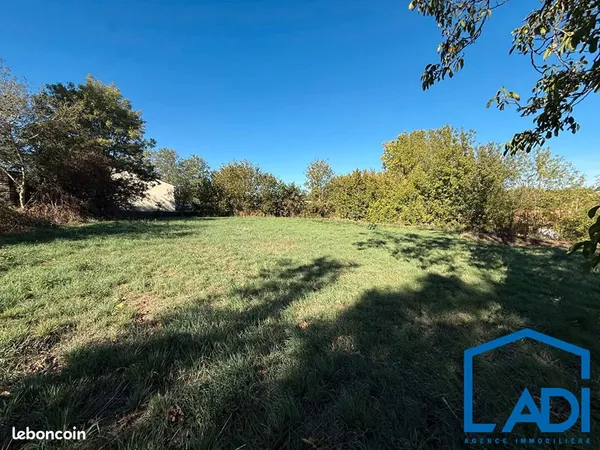 Terrain 726 m² AZAY LE BRULE