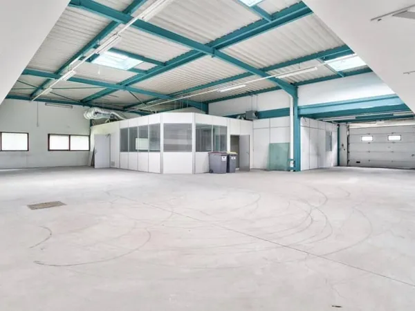 Local d'activité 458 m²