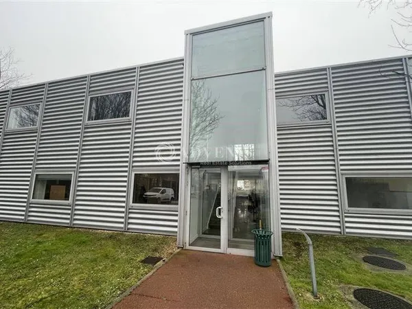 Bureau 166 m²