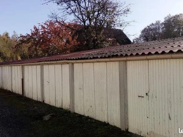Garage de 17m² à louer