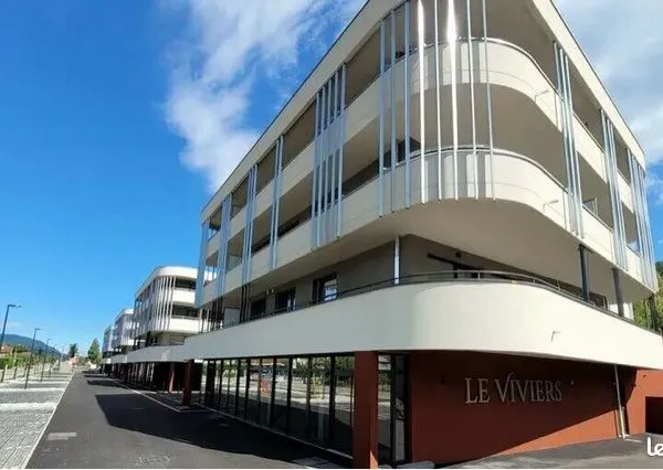 Grand local commercial neuf - 233 m² - forte visibilité - viviers-du-lac