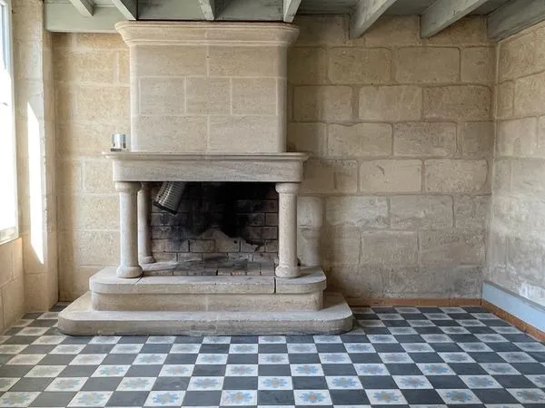 Maison en pierre à Bourg sur Gironde 720euros