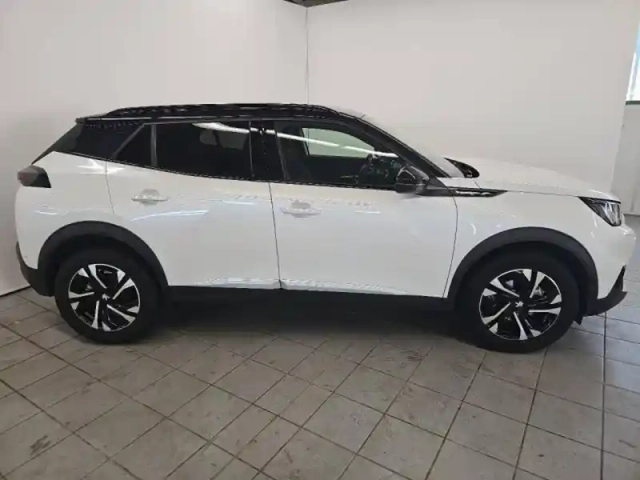 Peugeot 2008 1.2 puretech 130ch s&amp;s gt — photo 4
