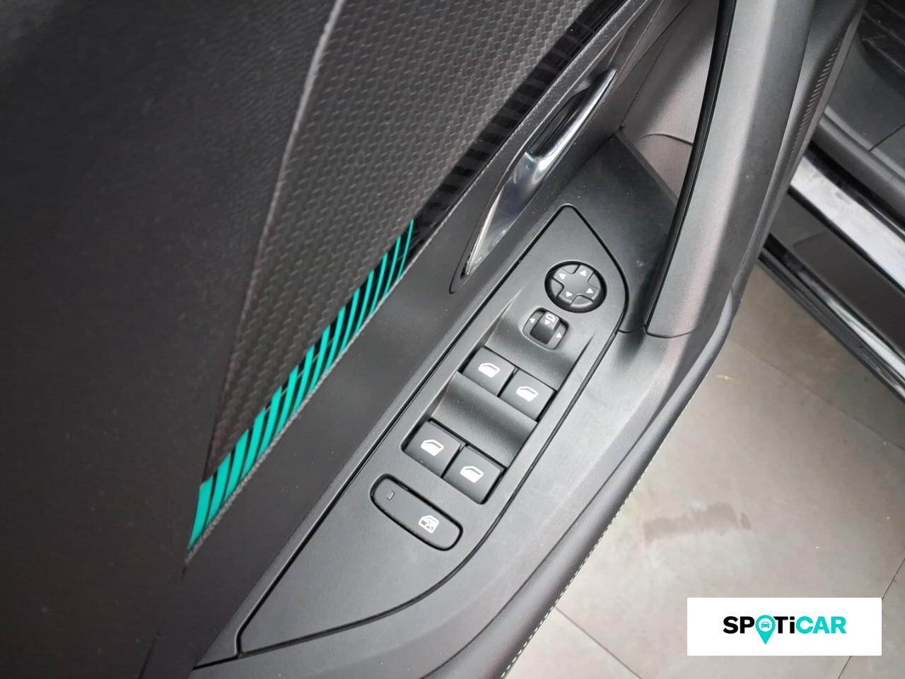 Peugeot 2008 1.2 puretech 130ch s&s allure pack — photo 19